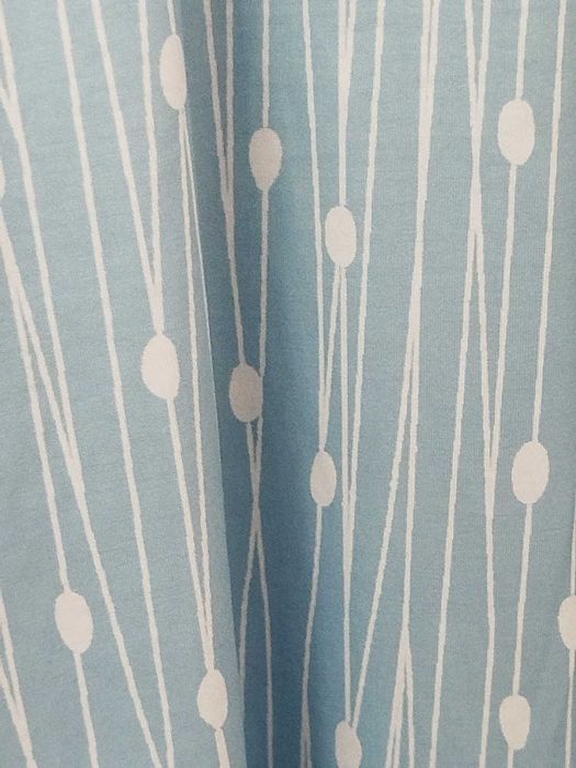 O rochie care cucerește prin simplitate și eleganță
