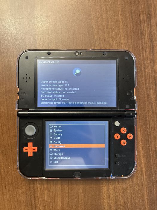 New  nintendo 3ds xl modat cu card de 64 gb