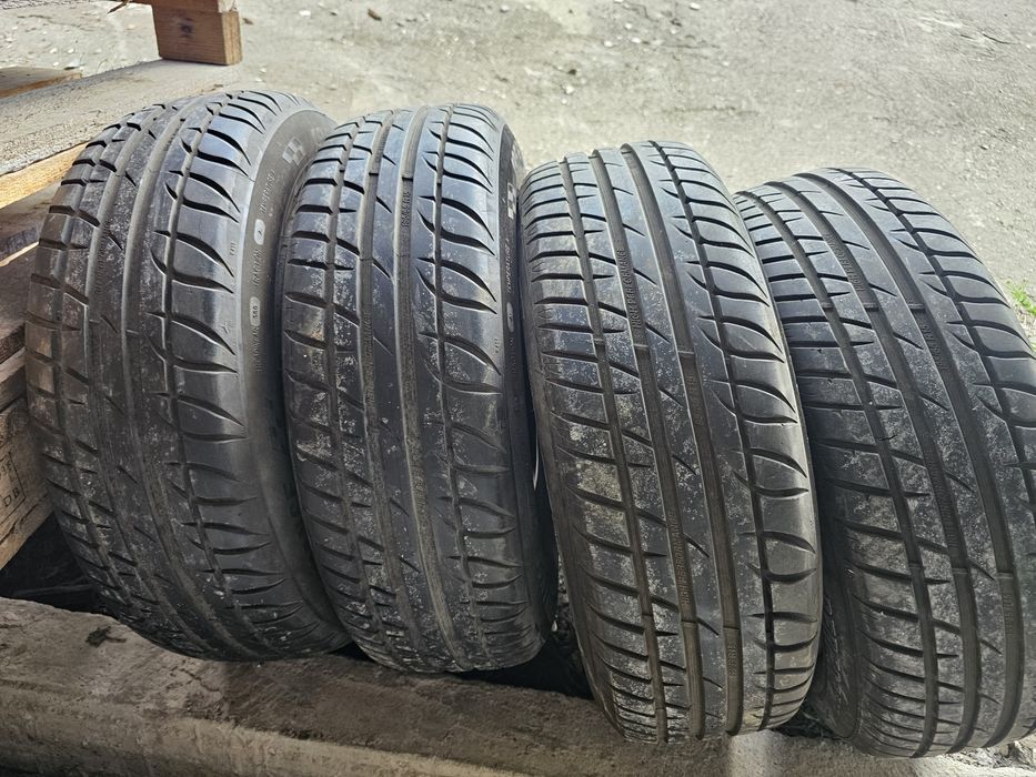 4бр Летни гуми 195 65 15 с джанти за VW 5 112x 15 пелфектни