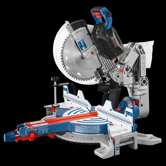 Bosch торцовочная аккумуляторная пила.