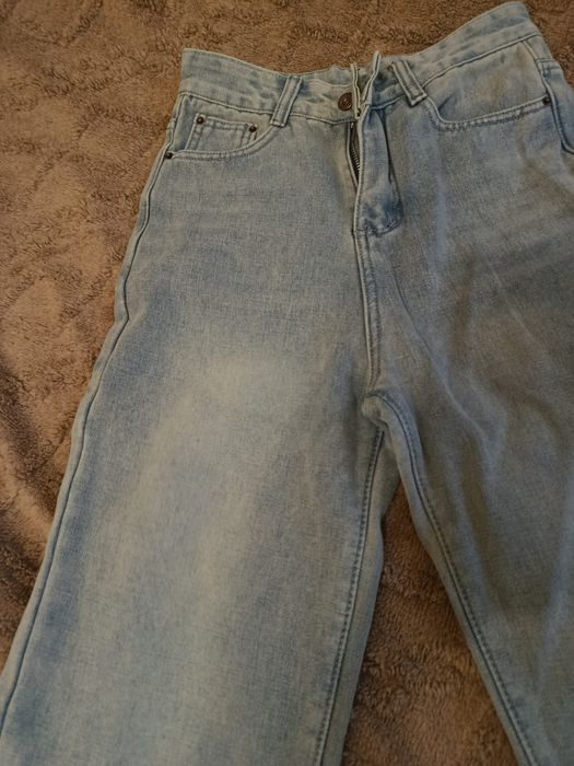 Джинсы светлые новые