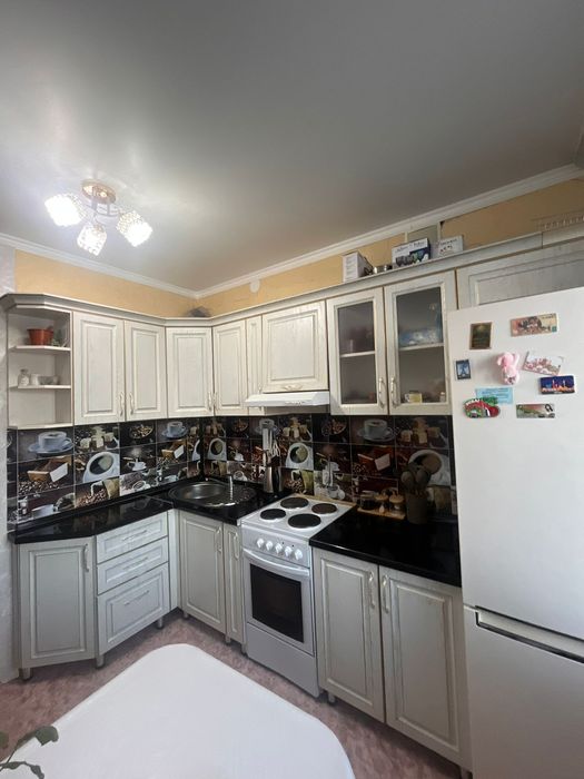 Кухонный гарнитур продам