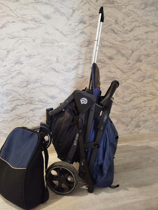 Продам  прогулочную коляску