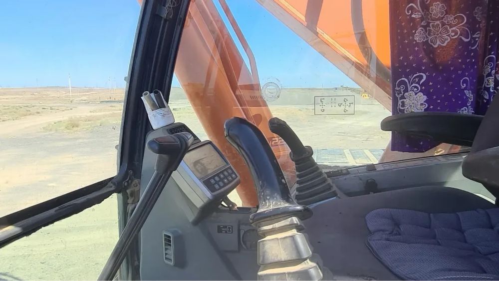 Эксковатор Doosan Dx300