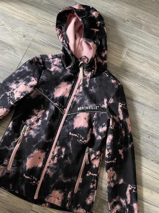 Продам куртку детскую