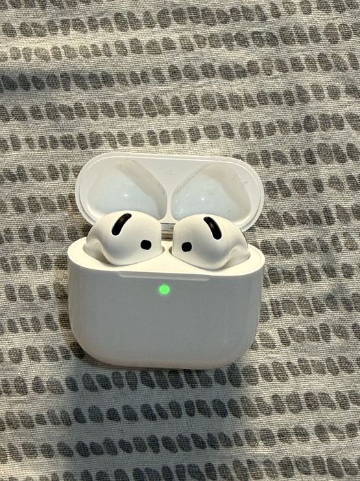 Airpods 4th generation