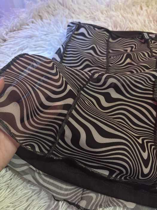 Fusta cu imprimeu zebra