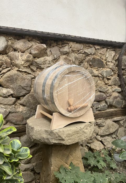 Дъбови бурета и бъчви