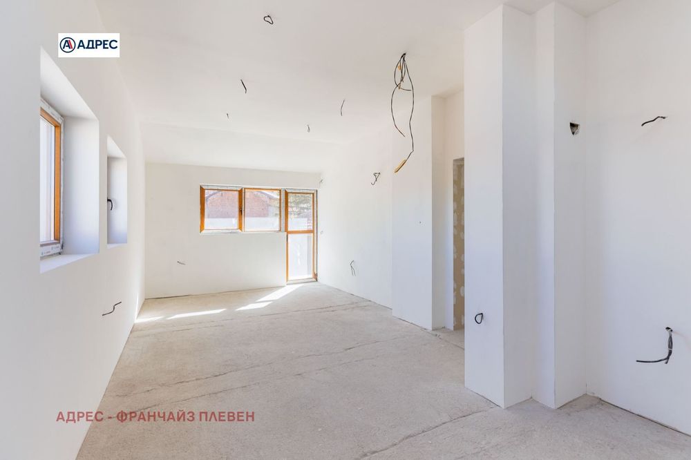 Продава се Тристаен апартамент в Враца, Център - 100 кв.м за 1450 €/кв.м - Снимка #3