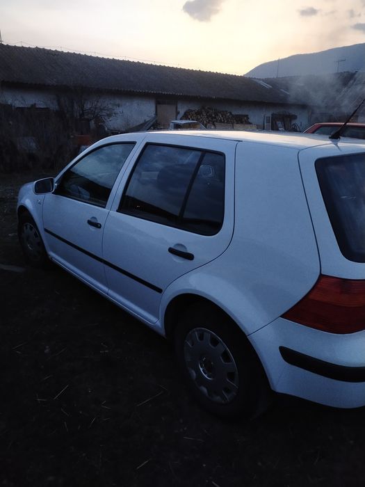 Golf IV 1.6 benzina