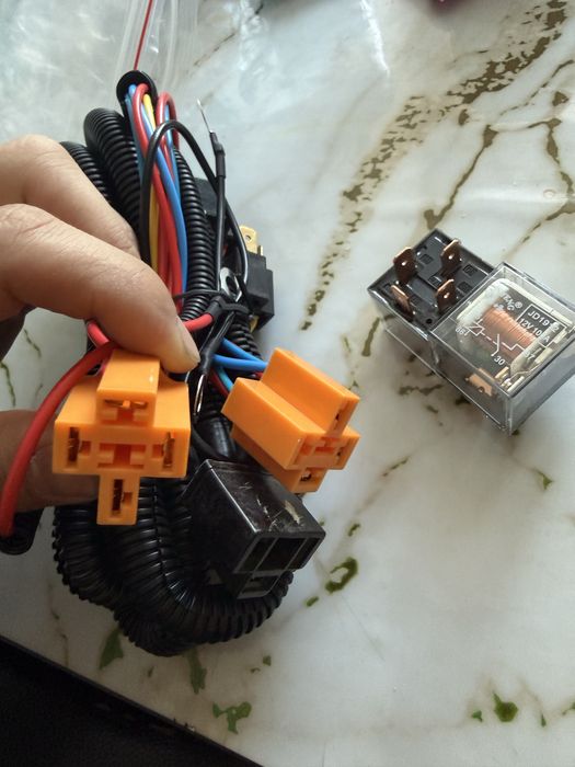 Усилитель света для фар,новый продаю H4