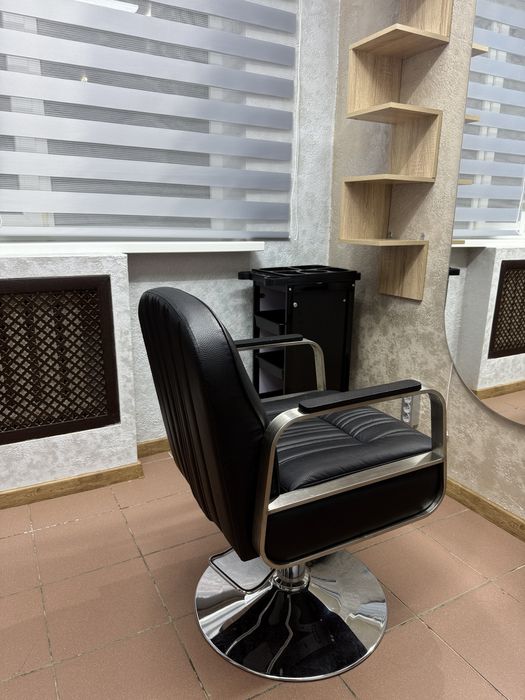 Продается кресло для парихмахера