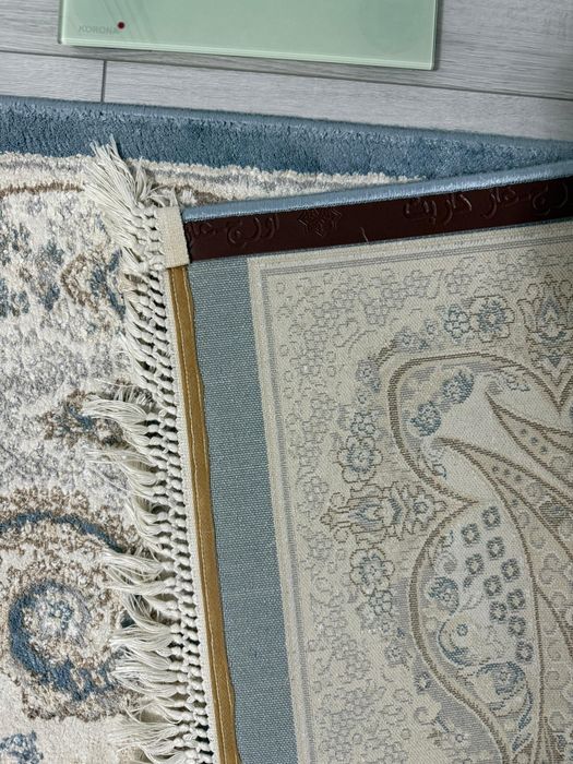 Ковёр для дома в хорошем состояние