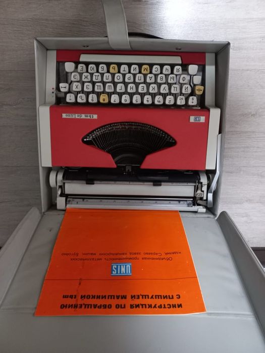Коллекционная печатная машинка UNIS tbm de Luxe (Red)