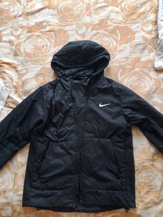 Продам куртку фирмы Nike