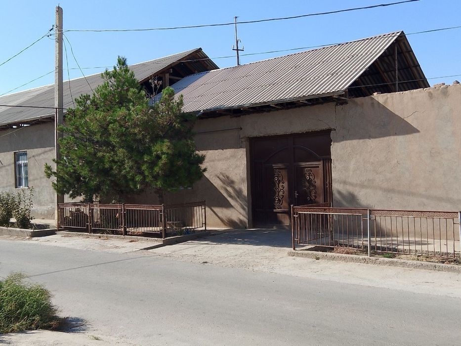 Hovli sotiladi narhi 500mln boʻlishi