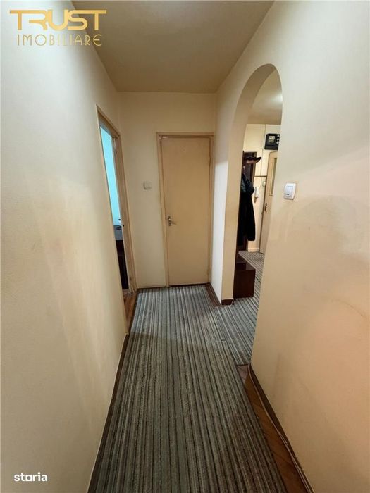 3 Camere I 66 MP I Boxa 25 MP I Manastur