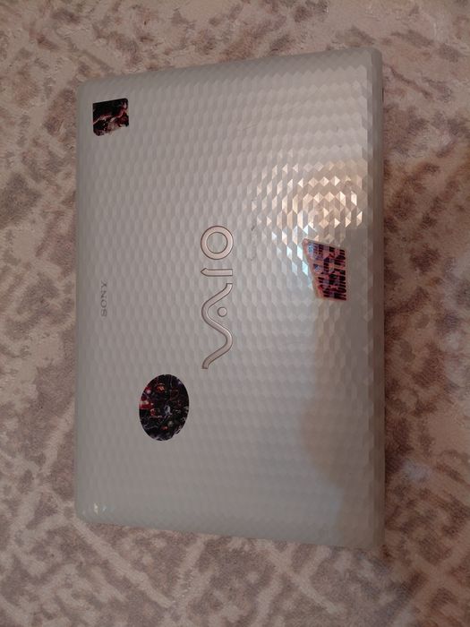 продаю Sony VAIO VPCEH2L1R