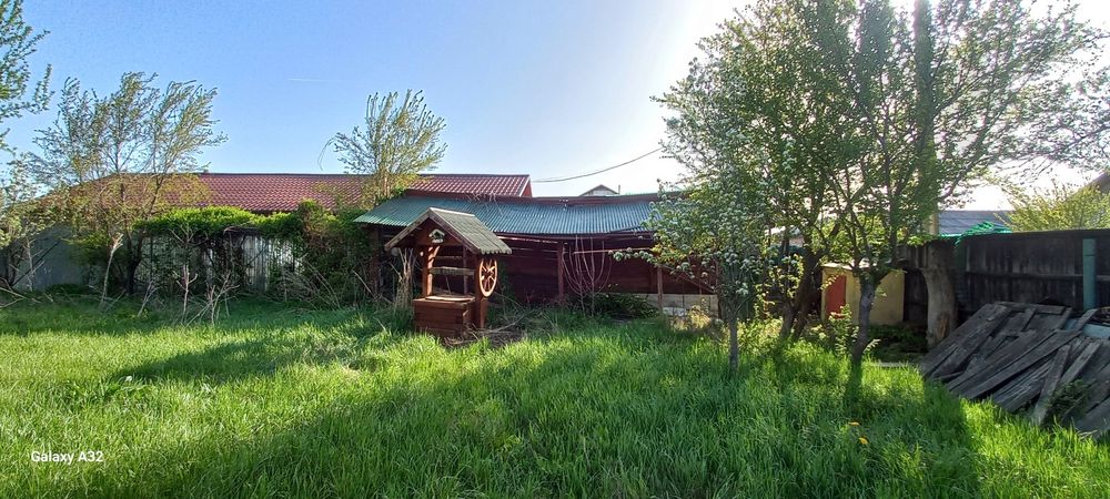 Casa de închiriat intr-o zona liniștită.