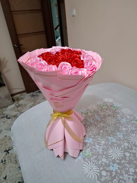 Букет из атласных  лент