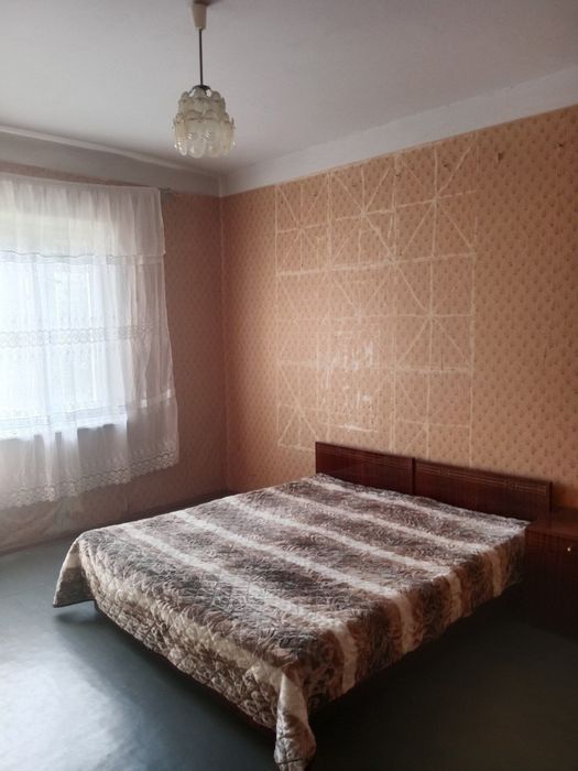 Квартира шошилинч, келишилган нархда сотилади