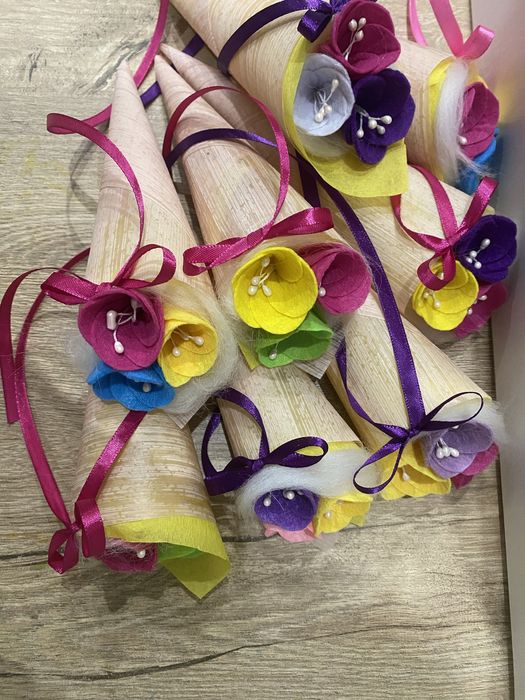 Цветя от филц - 8- ми март