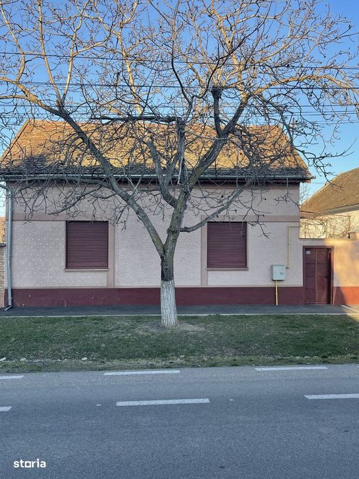 Casă de vânzare in Pecica, strada 401