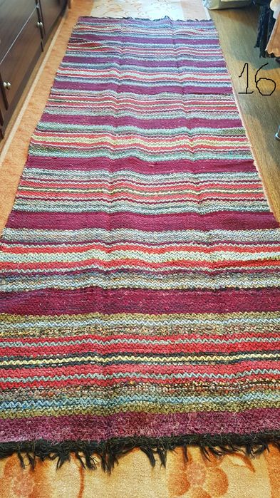 Неизползвани ръчно тъкани черги