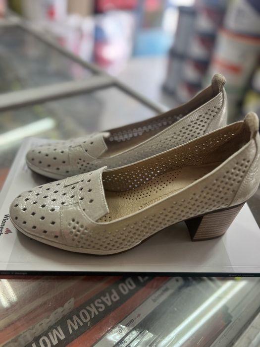 Нови дамски обувки,размер 38