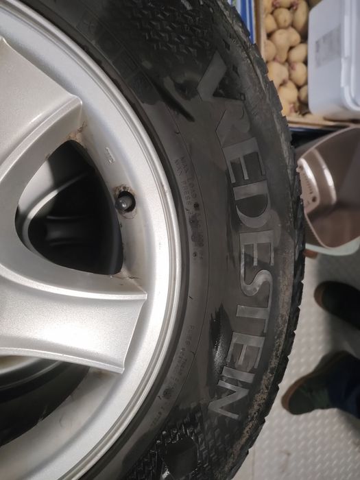 4 броя Гуми Vredestein 225/70/16