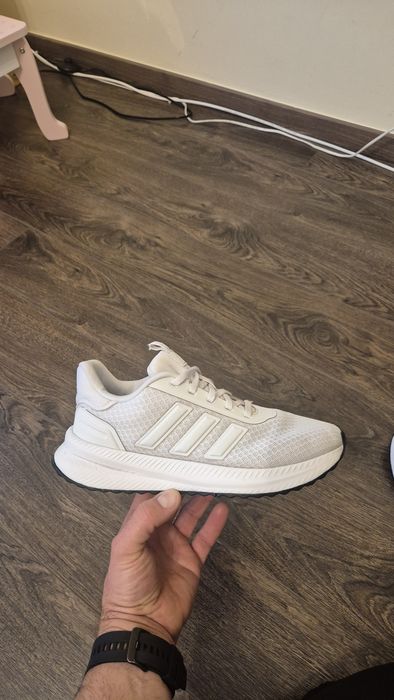 Adidasi marca Adidas albi femei