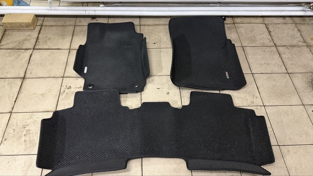Продам EVO коврики от камри 55