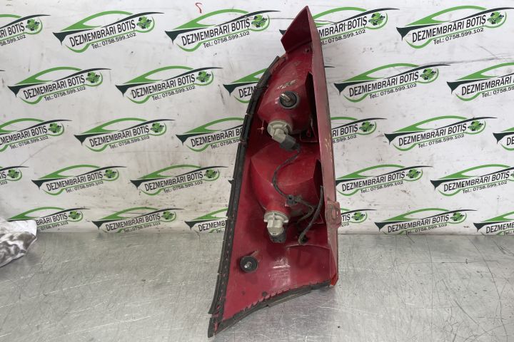 Lampa / Tripla stop stanga pe aripa XS4113405A / XS41-13405-A Ford Fo
