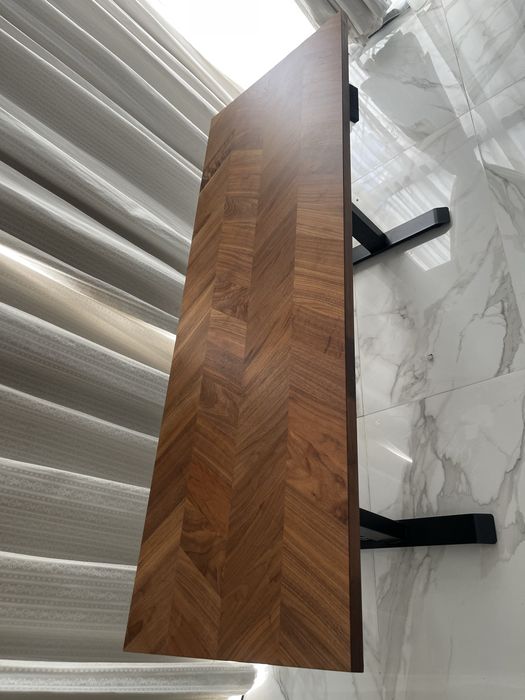 Birou lemn masiv nuc cu cadru metalic electric