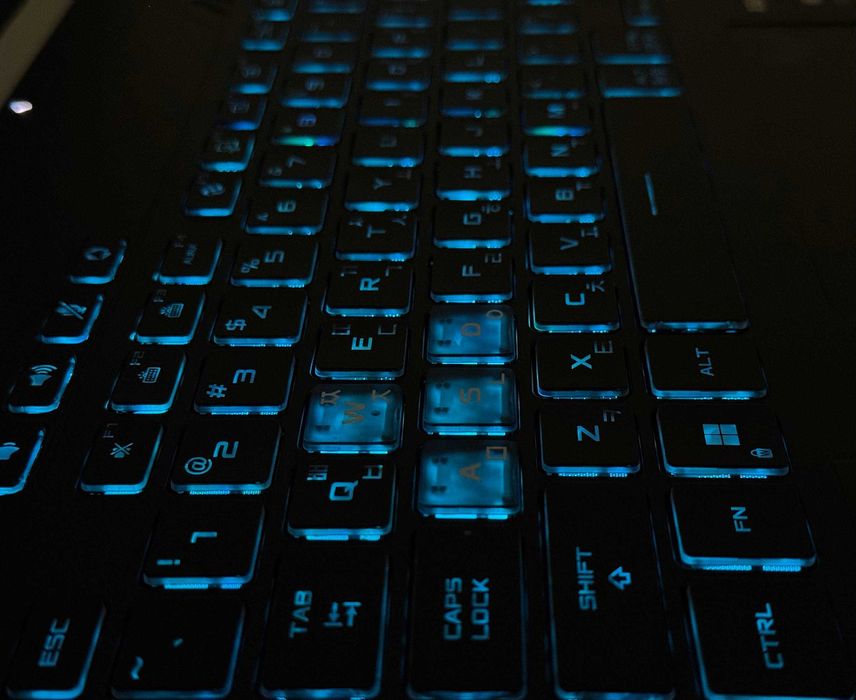 ASUS Tuf Gaming A15 — Ryzen 7-8845HS / RTX4060 8GB / 16GB RAM