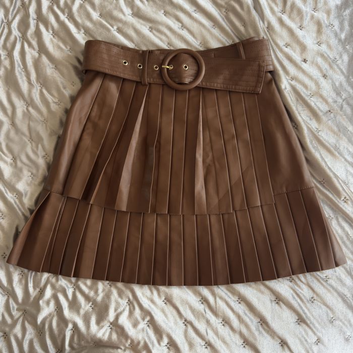 Къса кожена пола в кафяво ZARA плисе с колан