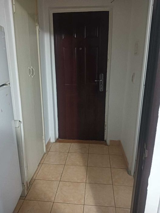 Vând garsonieră confort 1 de 28m² +2m² balcon pe dealul florilor zona standard la etajul 4 la 35000euro informații la Nr 0771495093