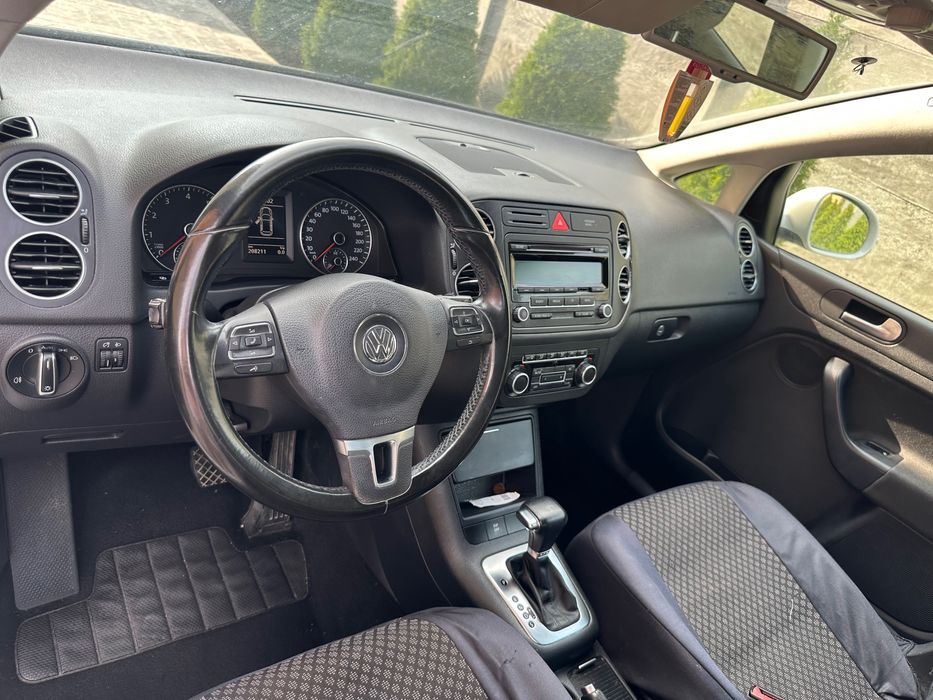 Vând  Golf Plus 6