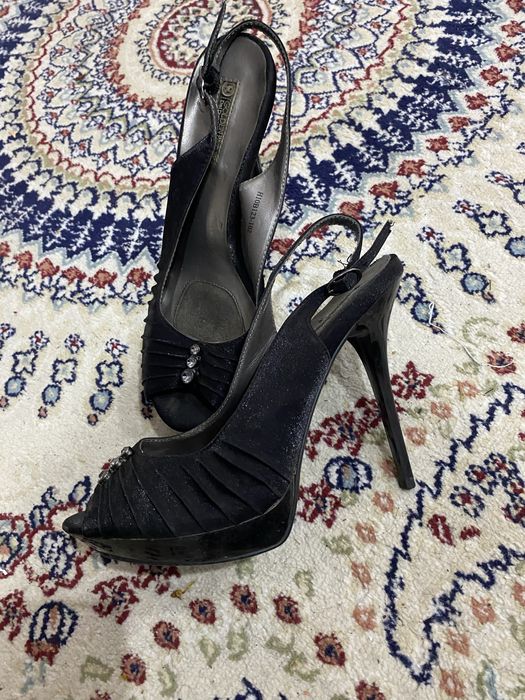 Туфли на каблуках