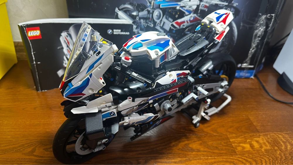 Lego Technic BMW 42130 Лего Техник БМВ 42130