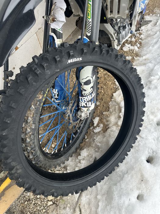 Yamaha YZF450 – restaurată