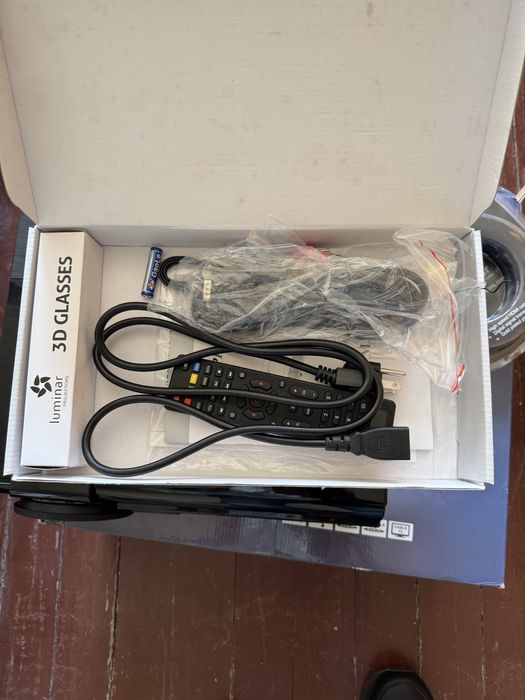 Luminar Led Smart Projector L500 за части