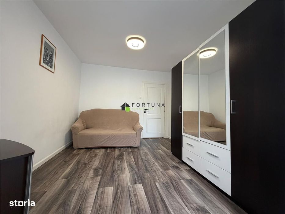 Apartament 3 camere, etaj intermediar, str. Mircea cel Batran