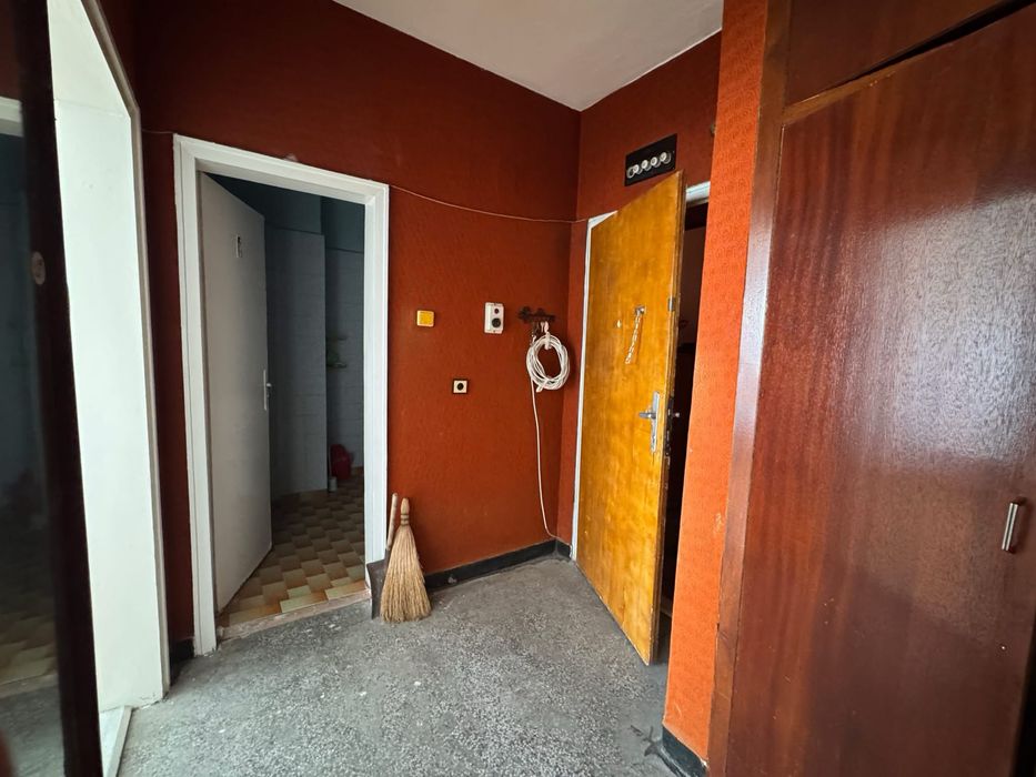 Продава се Двустаен апартамент в Търговище, Център - 65 кв.м за 1295 €/кв.м - Снимка #3