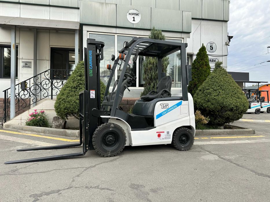 Nissan UniCarriers FD15 - автомат, side shift,