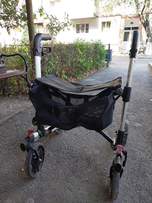 Vând cadru cu roți