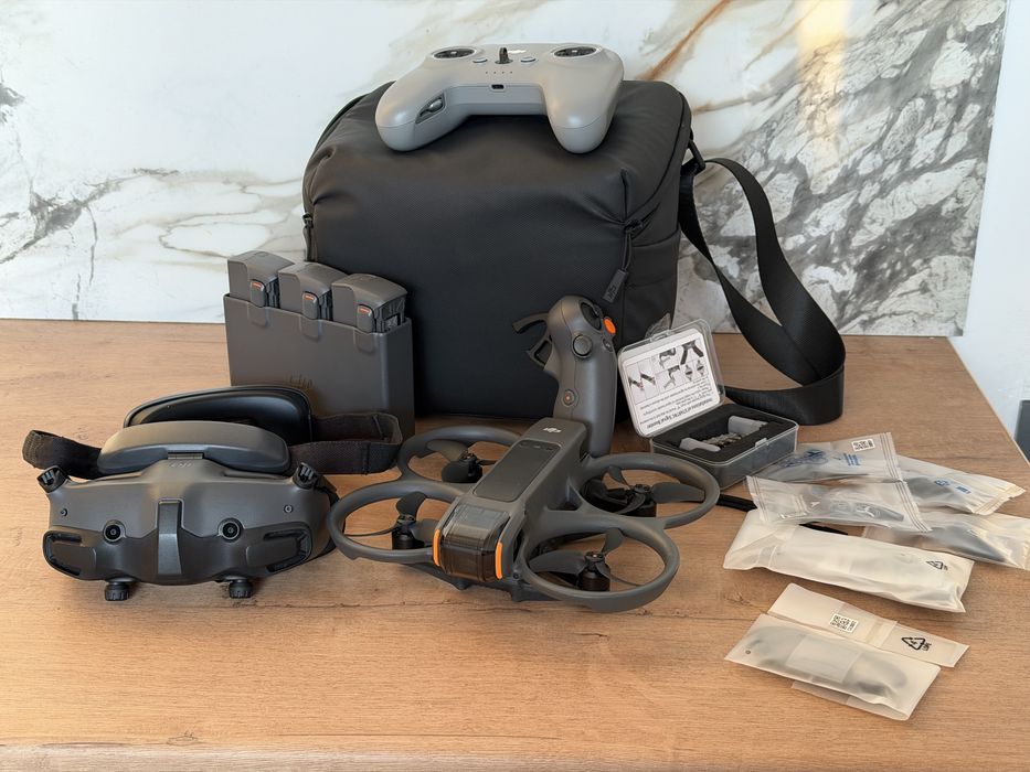 DJI Avata 2 Fly More combo + DJI FPV Remote Controller 3
