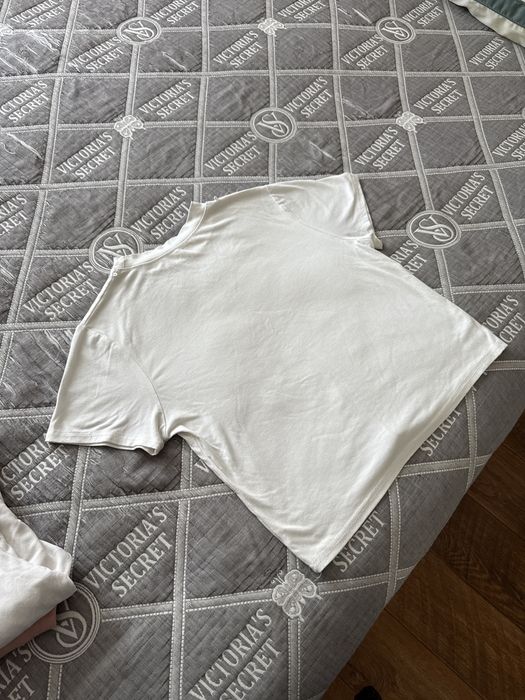 Продам белую футболку