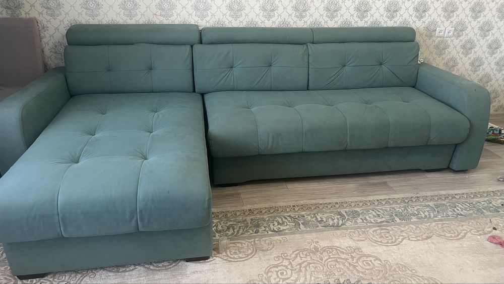 Продаю диван угловой