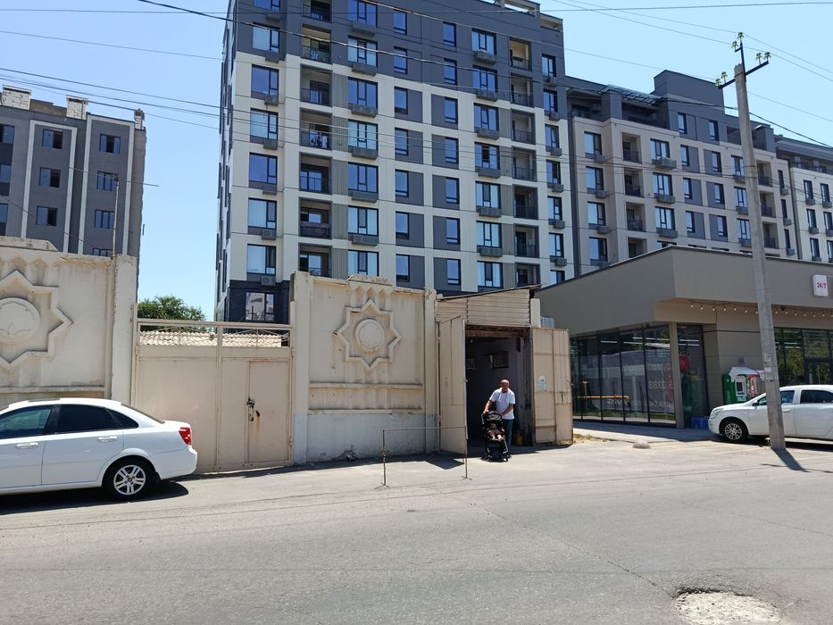 Hovli uchastka sotiladi qorasuv 6